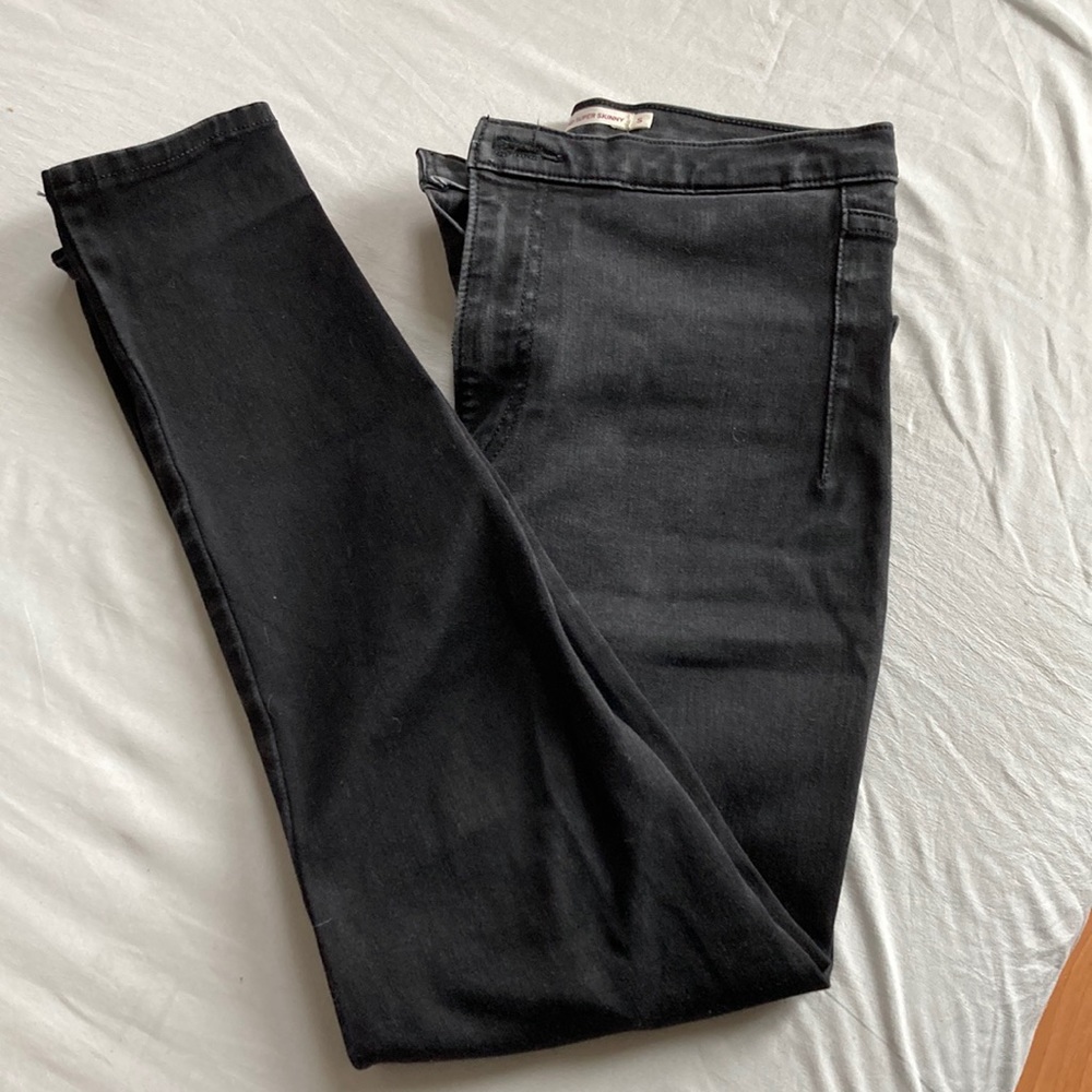 Levi high rise super skinny Jean